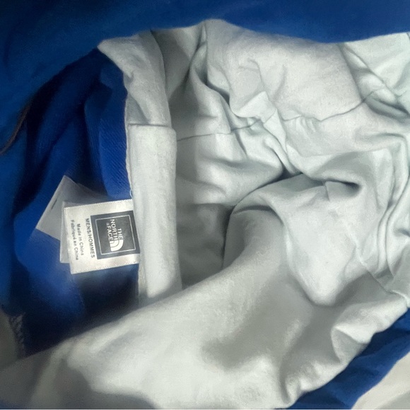 THE NORTH FACE Men's Vibrant Blue Hoodie - Picture 9 of 11